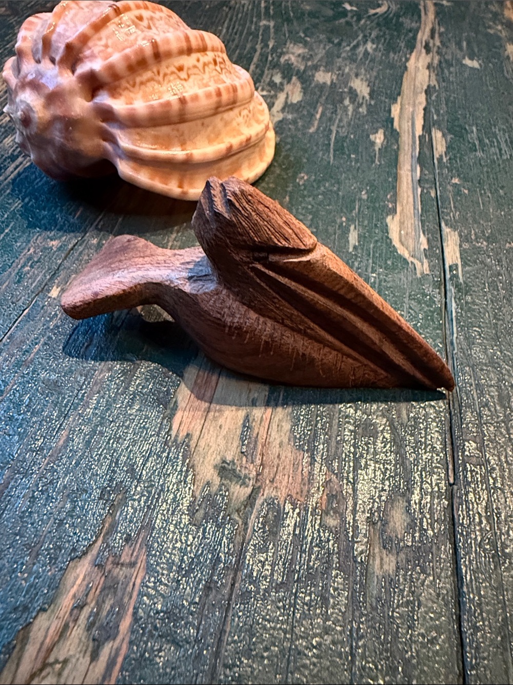 🏝️ Hand-Carved Wooden Pelican Figurine - Natural Brown